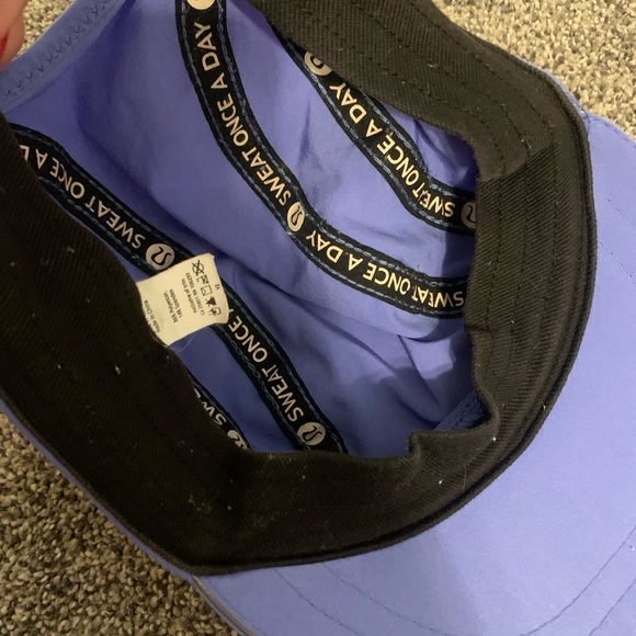 Light purple/blue lululemon hat - Picture 3 of 3